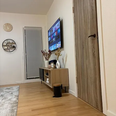 Cozy 3-room With 2 Bedrooms דירה